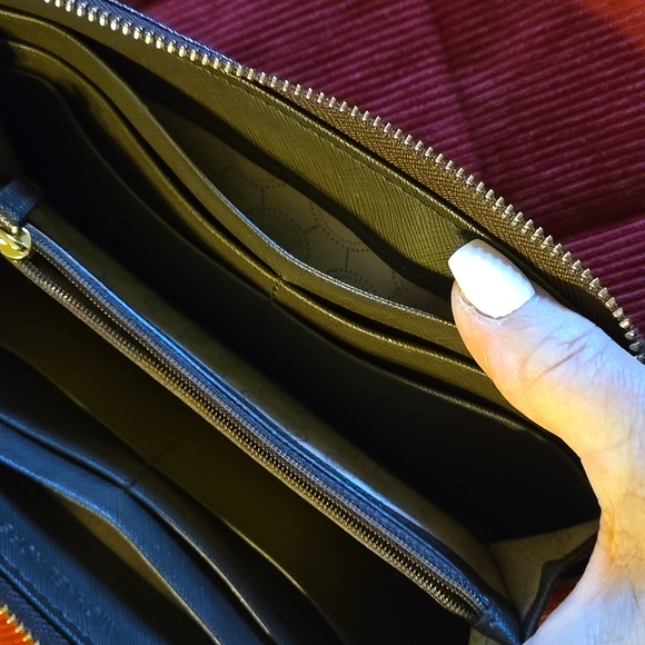 Wallet - Picture 2 of 5